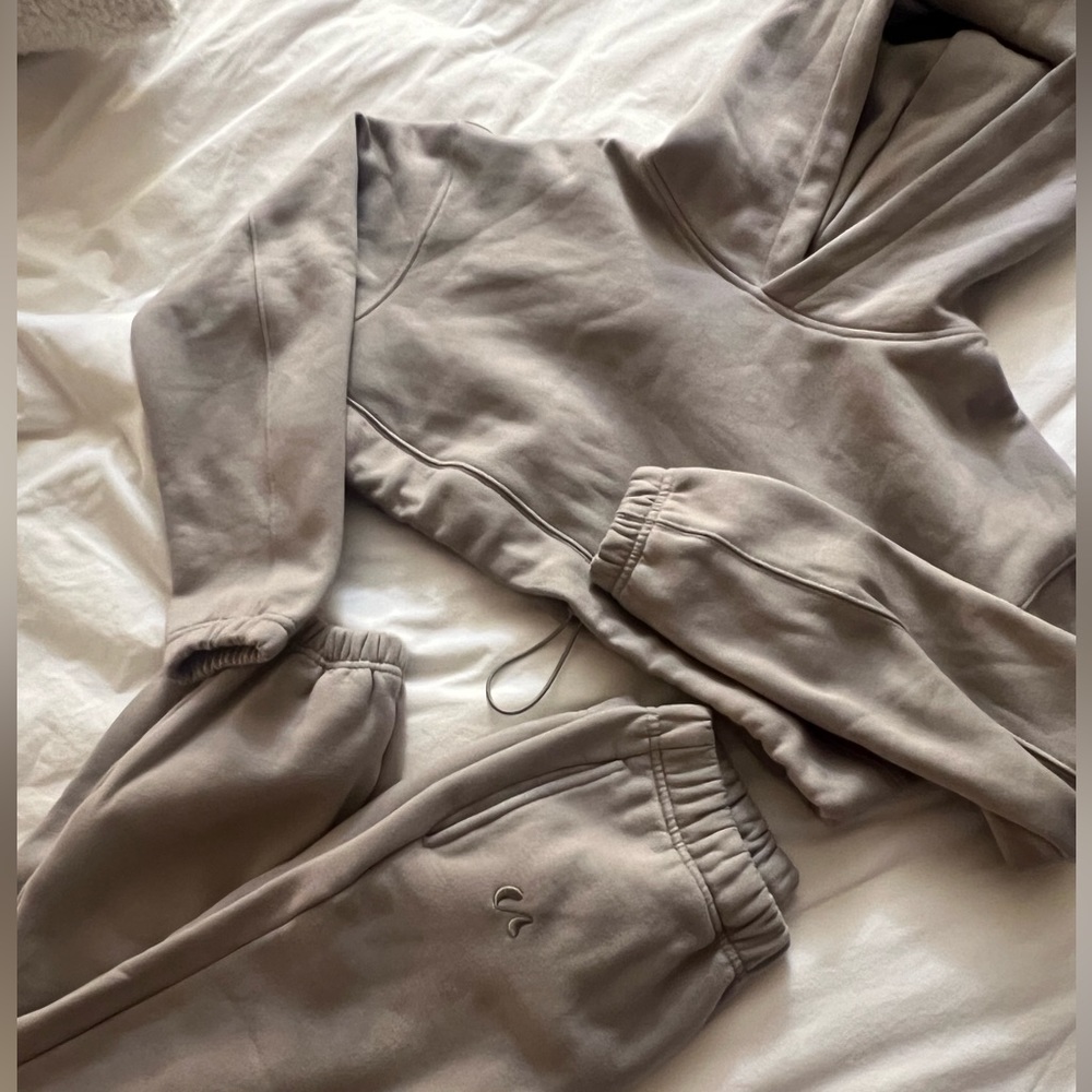 Undressed Official Cropped Set - image 5